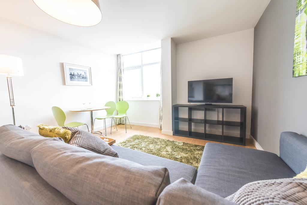 Inspired Apartments Солфорд Экстерьер фото